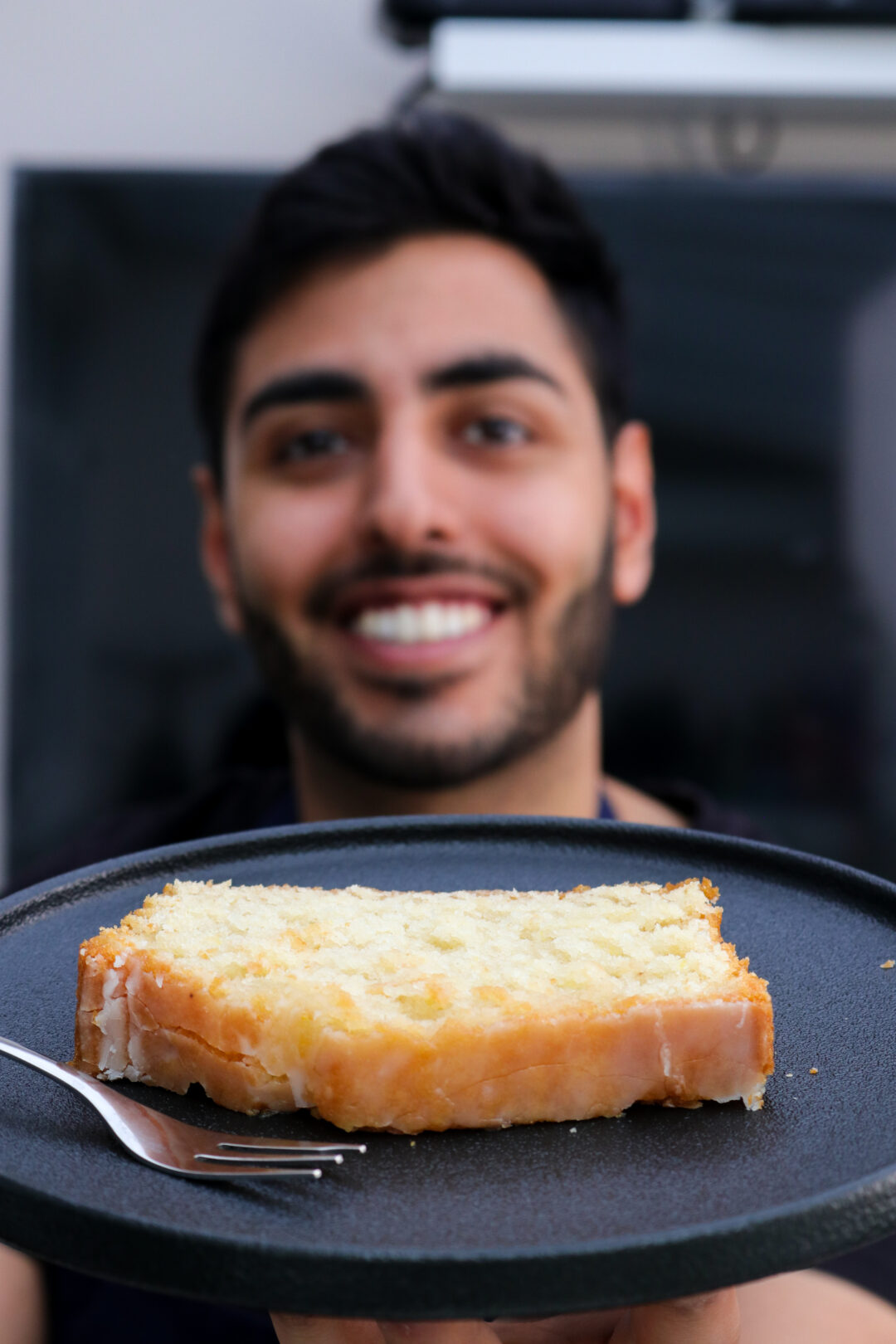 The ultimate lemon drizzle loaf