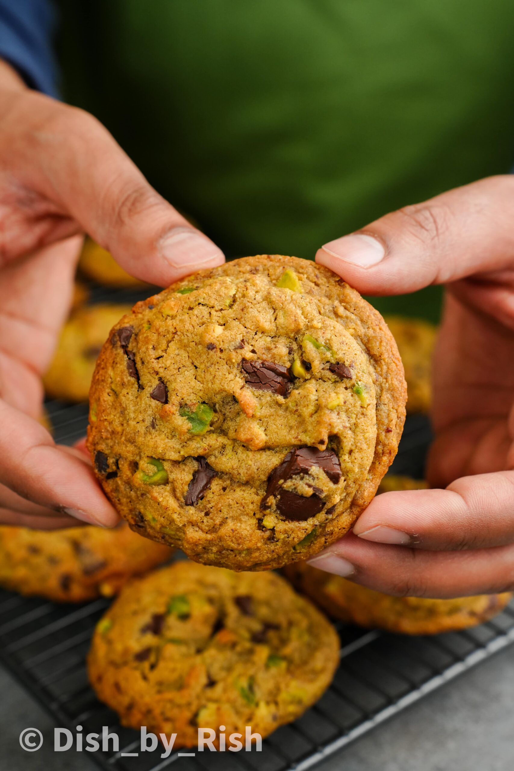 pistachio chocolate chip cookies