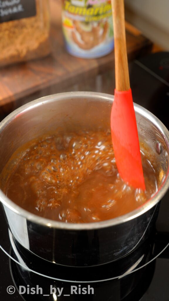 simmering tamarind chutney