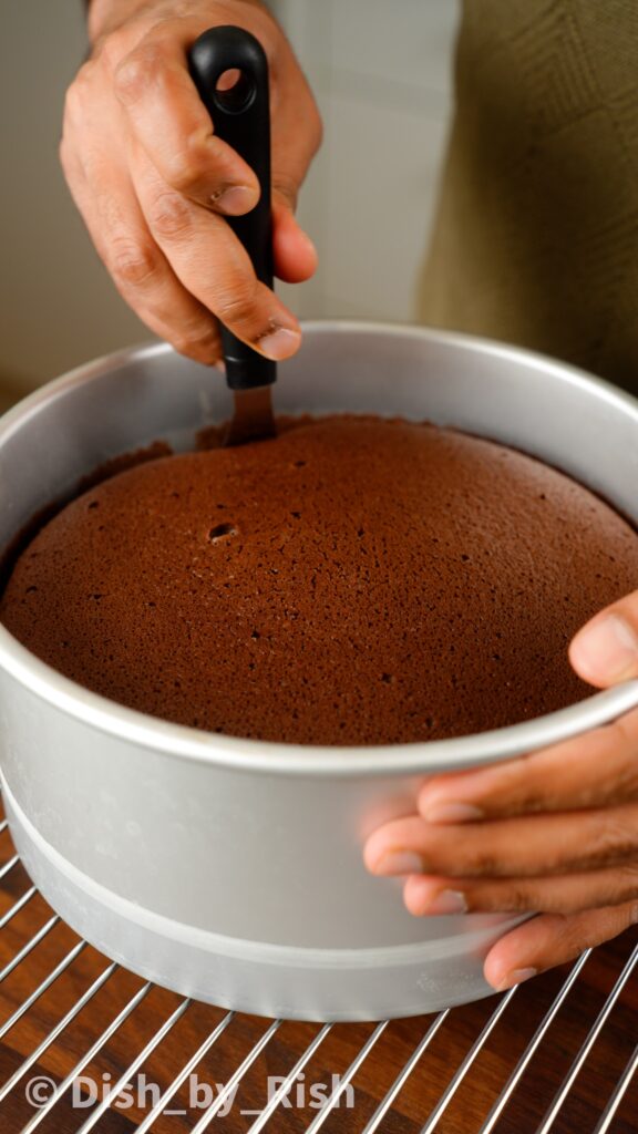 removing chocolate chiffon from baking tin