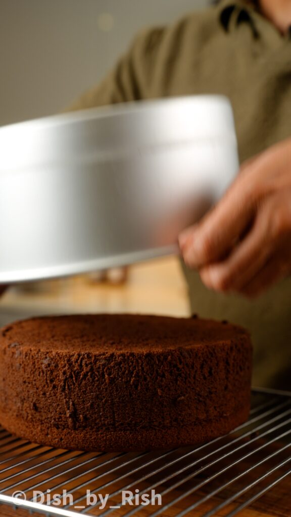 removing chocolate chiffon from baking tin