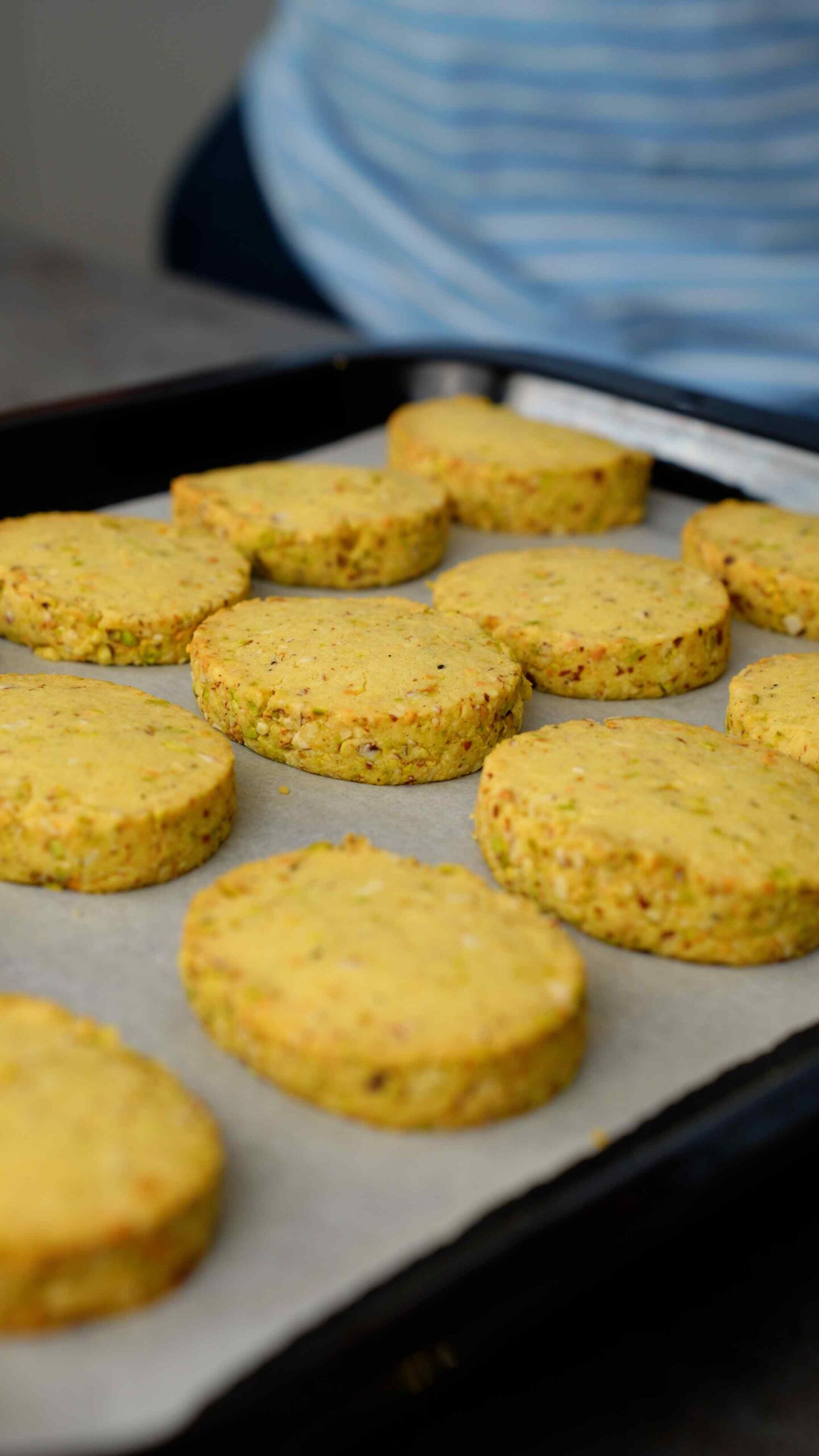 baked kulfi shortbread cookies