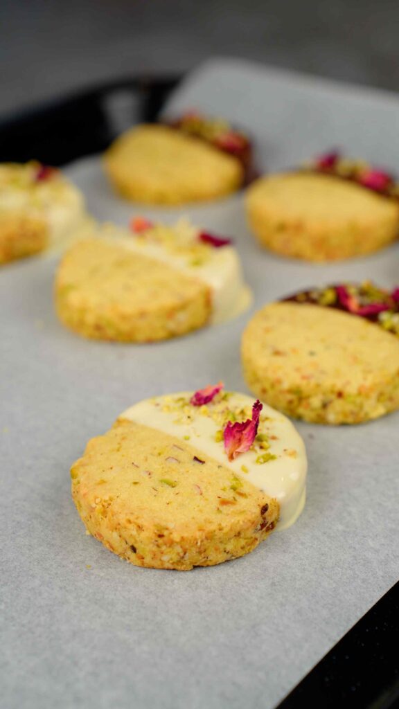 almond and pistachio kulfi shortbread